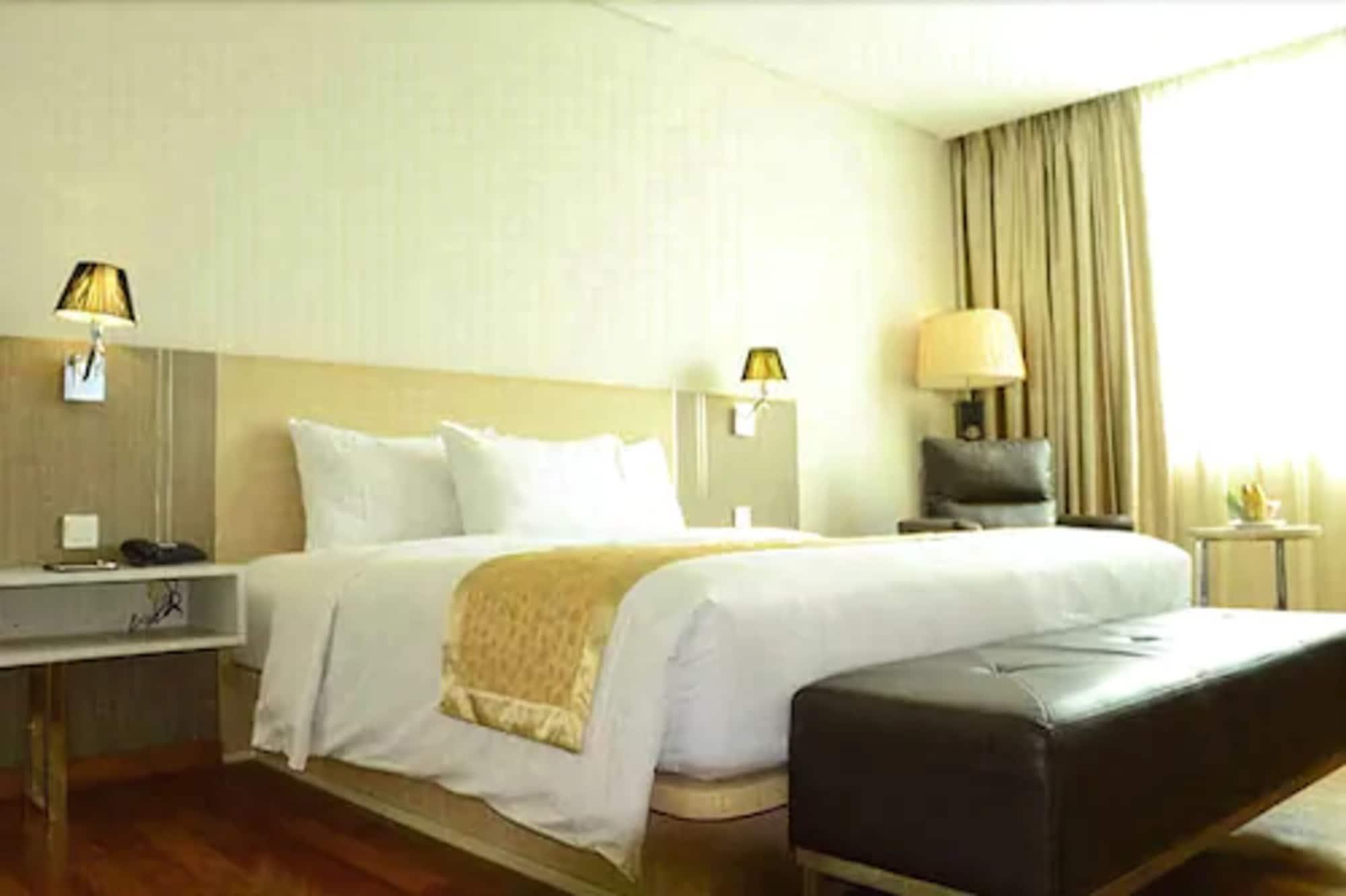Hill Batam Hotel 4*