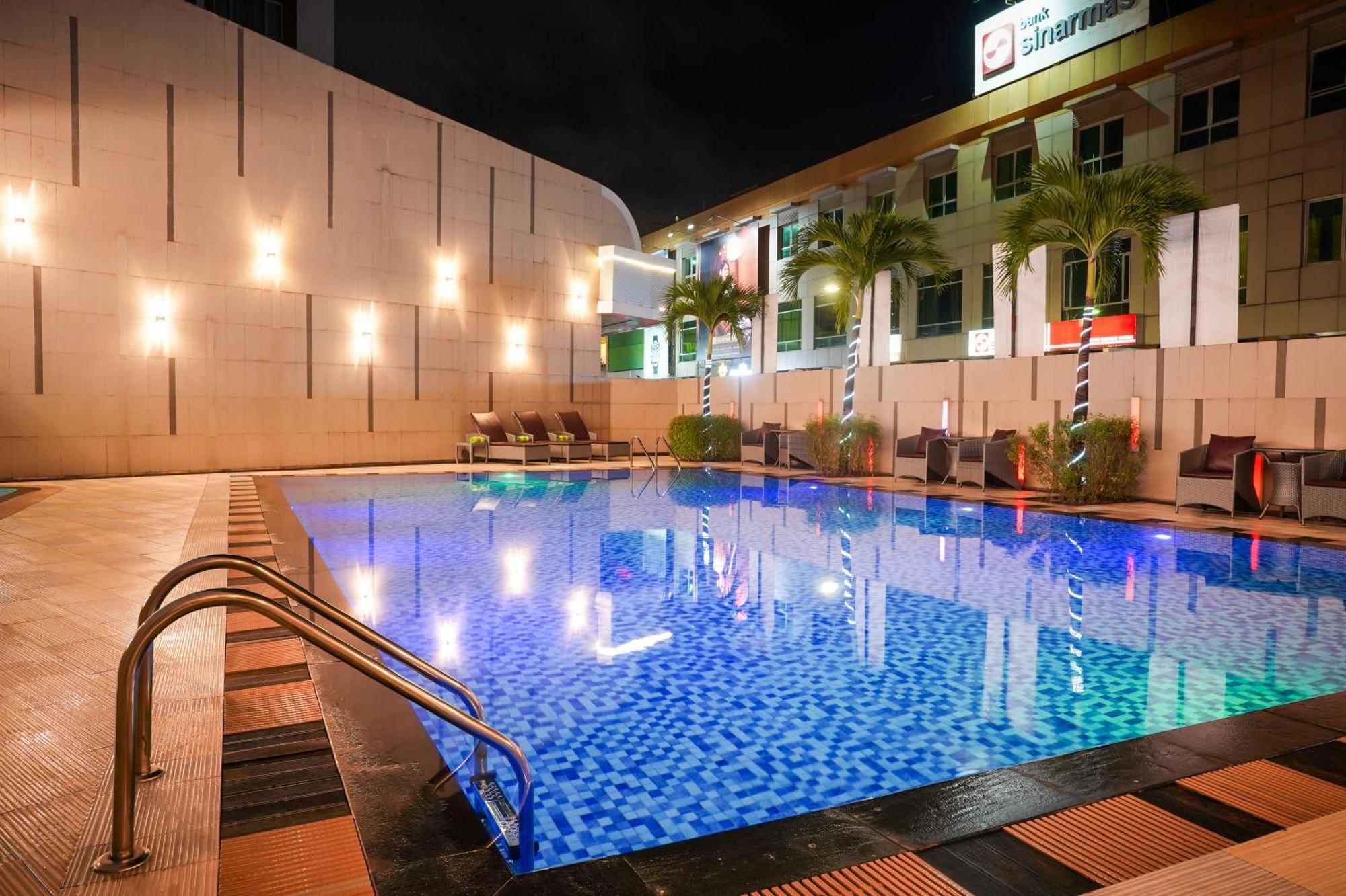 Hill Batam Hotel 4*