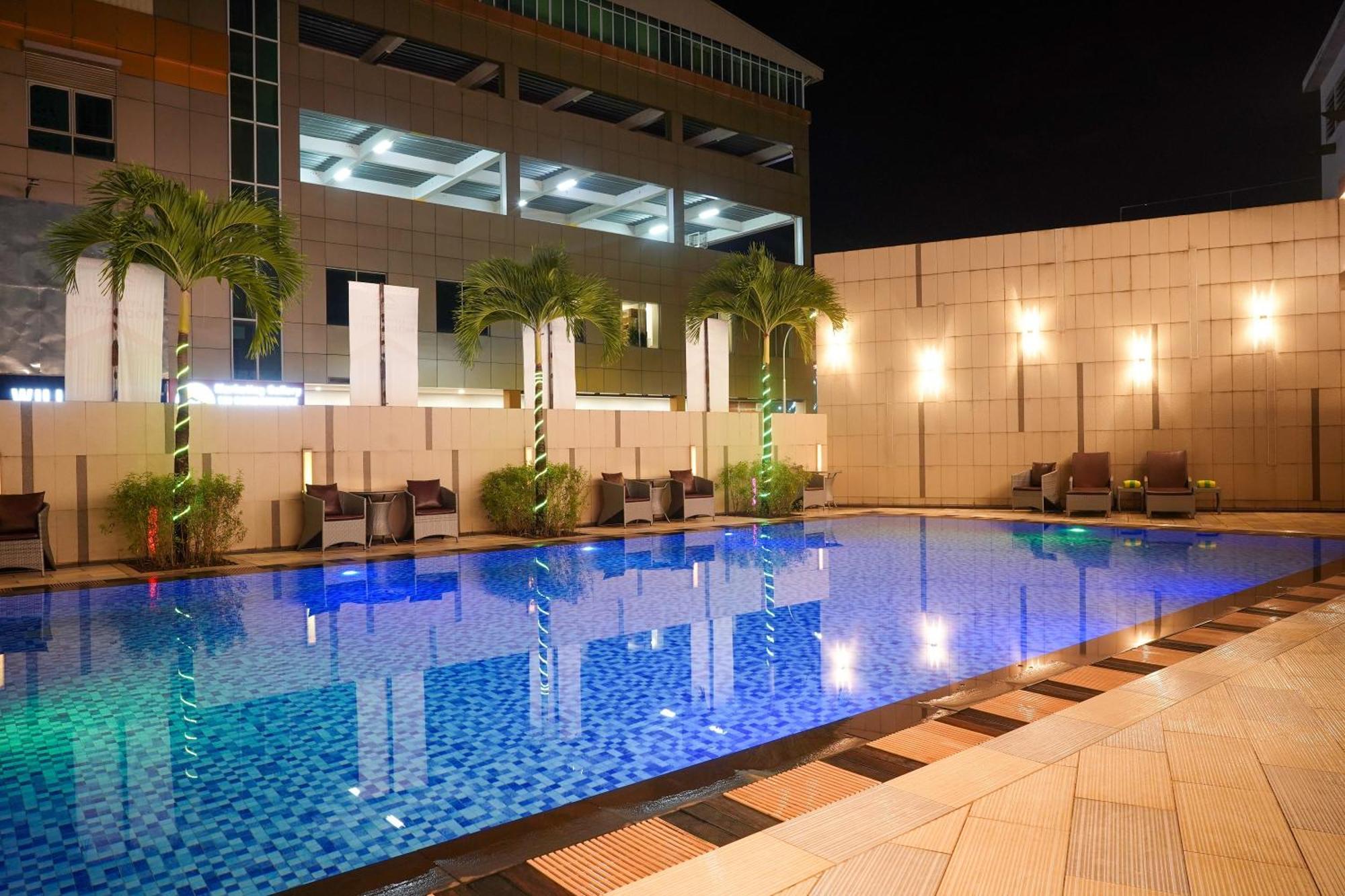 Hill Batam Hotel 4*