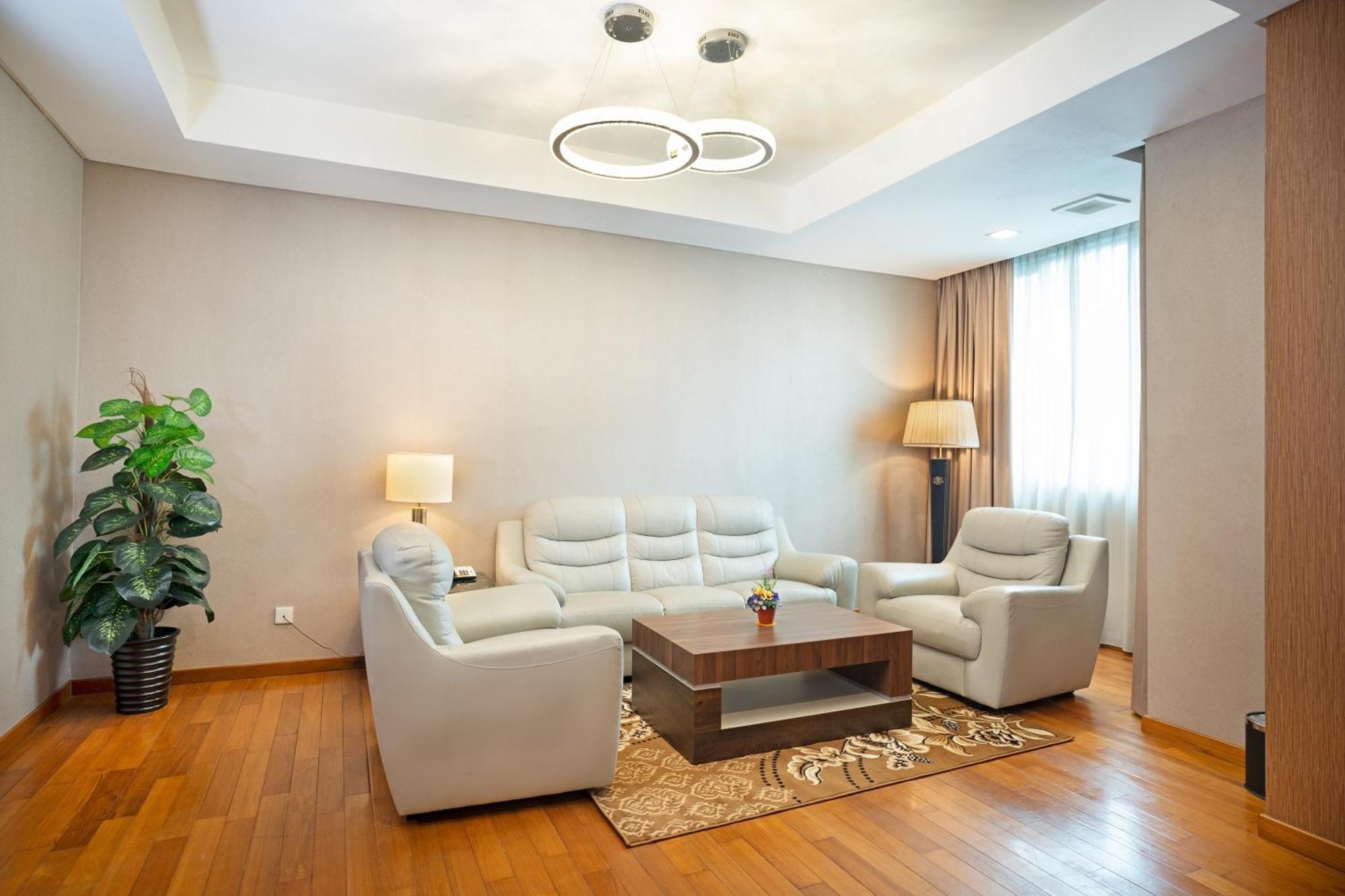 Hotel Hill Batam 4*